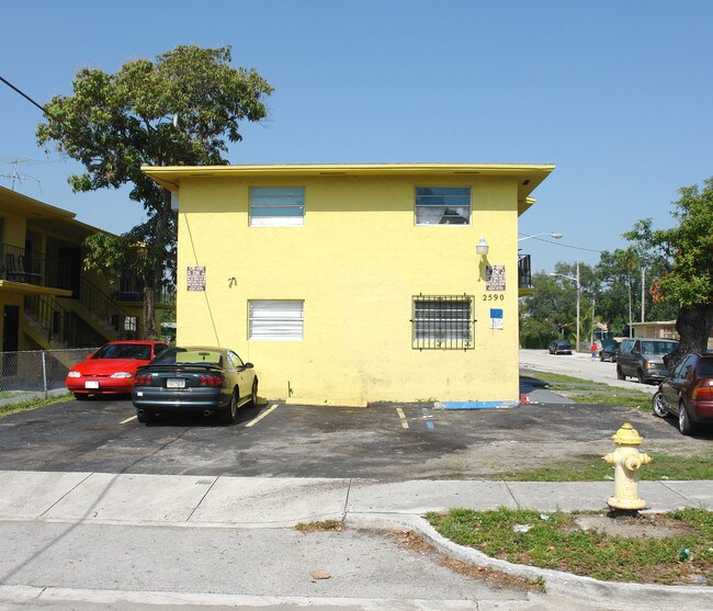 2590 NW 24th Ave in Miami, FL - Building Photo - Building Photo