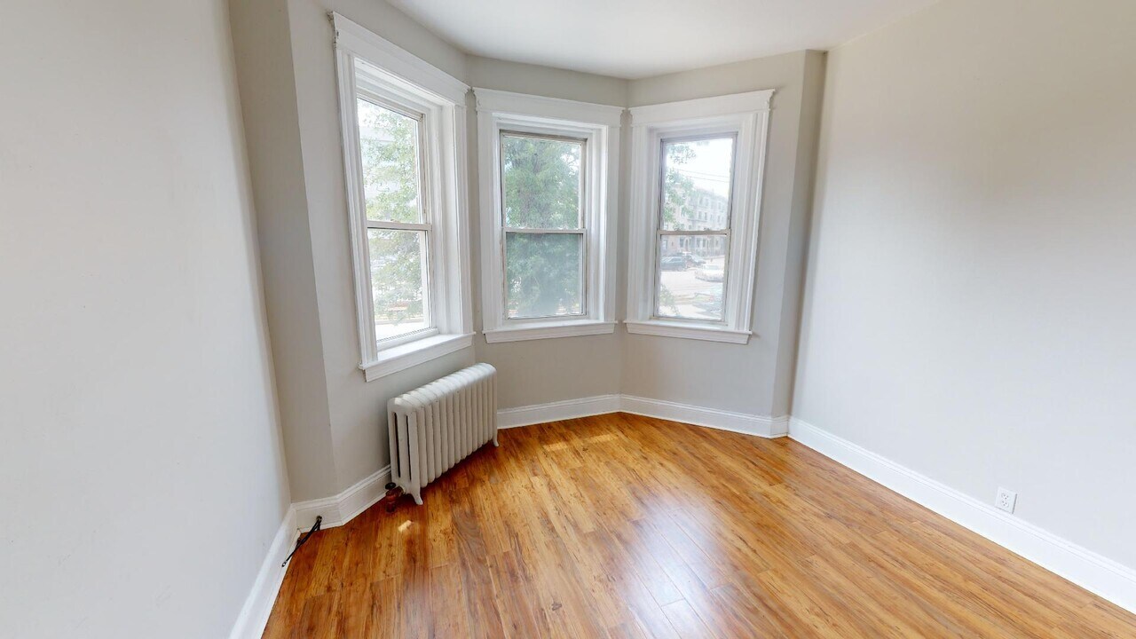 1255 Commonwealth Ave, Unit 2 in Boston, MA - Building Photo