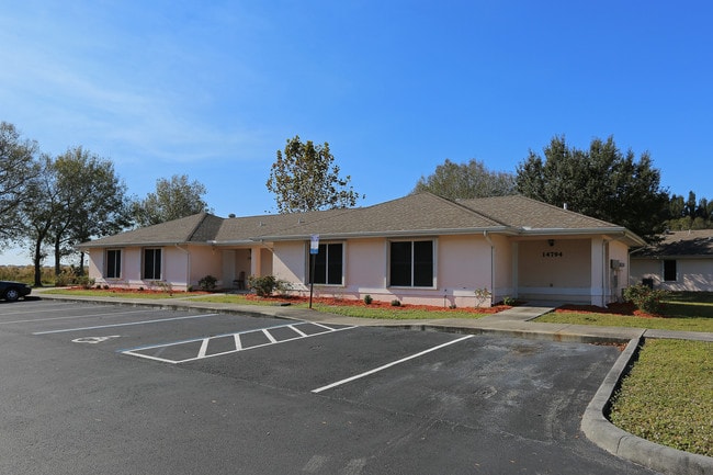 Joseph L. Lee Gardens Apartments in Indiantown, FL - Foto de edificio - Building Photo