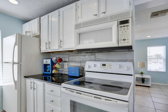 13409 Gulf Blvd in Madeira Beach, FL - Building Photo - Interior Photo