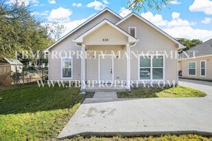 820 Rose St in Denton, TX - Building Photo