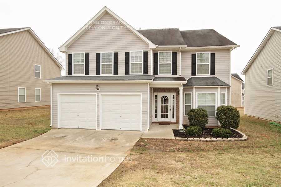 5904 Bluegrass View in Fairburn, GA - Building Photo