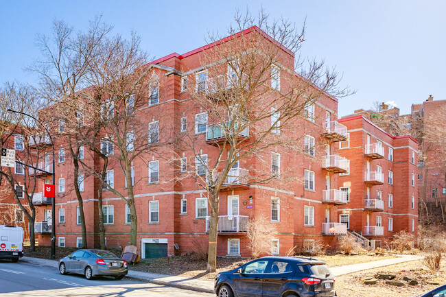 4802 De La Côte-Des-Neiges Ch in Montréal, QC - Building Photo - Building Photo