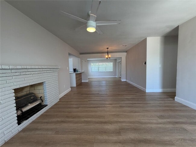 7571 Eaton St in Hollywood, FL - Building Photo - Building Photo