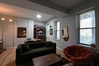 810 Russell Blvd in St. Louis, MO - Building Photo - Building Photo