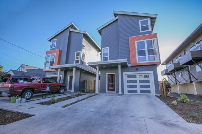 910 Grove SW St in Corvallis, OR - Building Photo - Building Photo