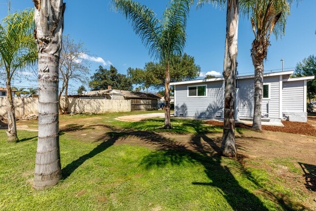 1041 S Orange St in Escondido, CA - Building Photo - Building Photo