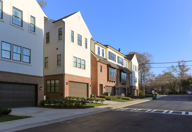 SouthPark City Homes in Charlotte, NC - Building Photo - Building Photo