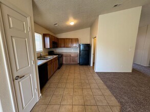 981 Purple Aster Ave SW in Los Lunas, NM - Building Photo - Building Photo