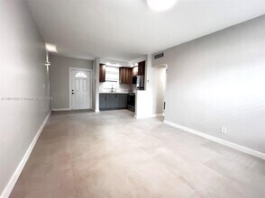 1301 N 12th Ct in Hollywood, FL - Building Photo - Building Photo