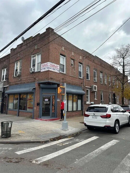 11202 101st Ave in South Richmond Hill, NY - Foto de edificio