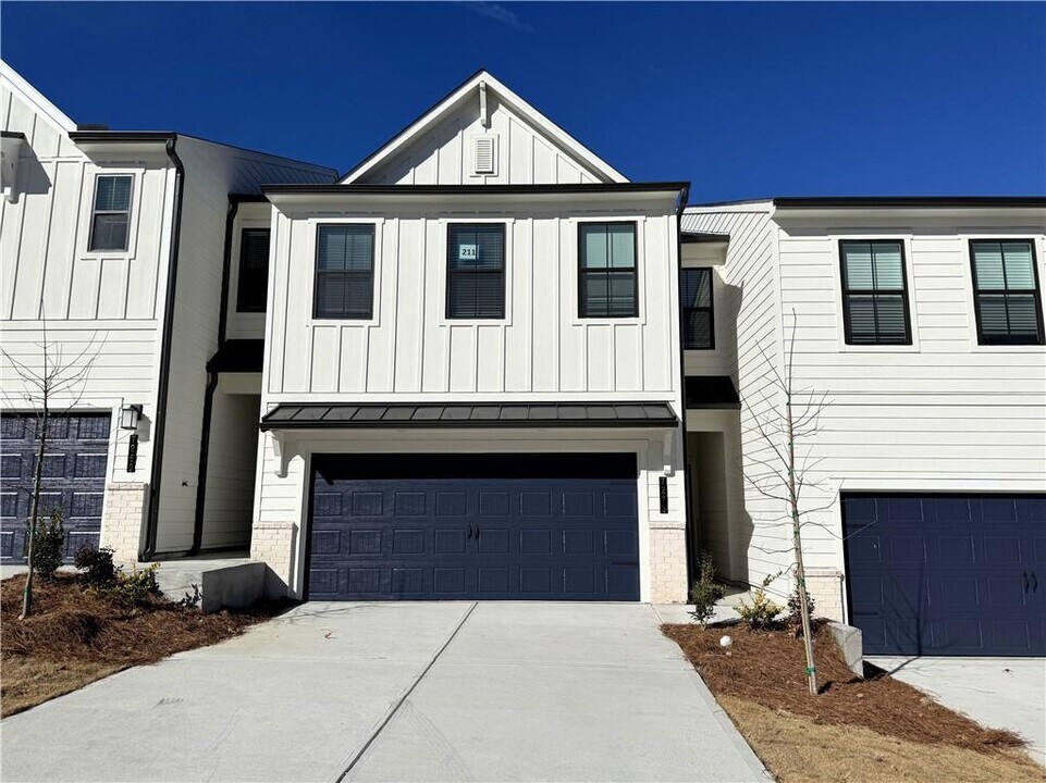 7273 Mulberry Trace Ln in Flowery Branch, GA - Building Photo