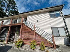 1507 Military Cutoff Rd in Wilmington, NC - Building Photo