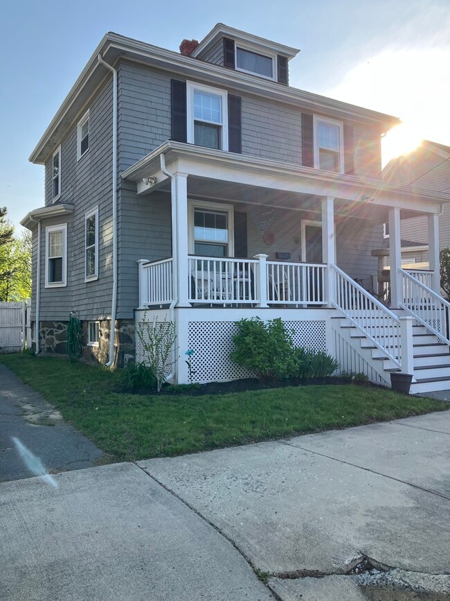 52 Mudge St