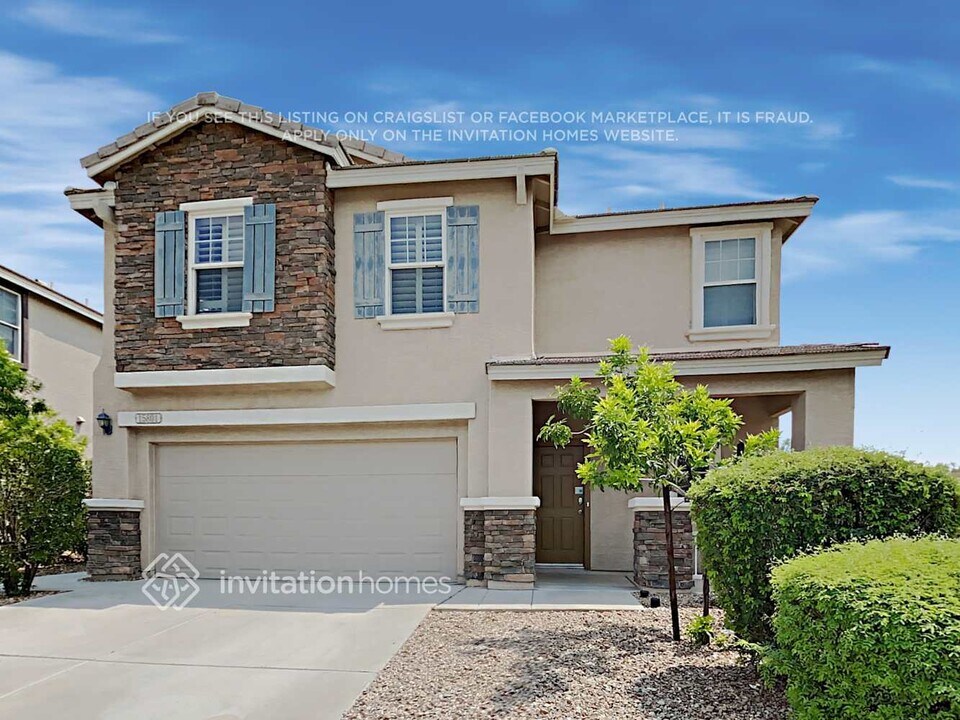 15801 N 171st Dr in Surprise, AZ - Foto de edificio