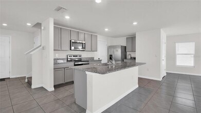 16638 Mosaic Oar Dr in Wimauma, FL - Building Photo - Building Photo