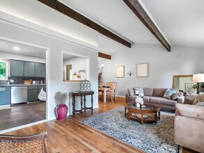 670 Treeside Dr, Unit SI ID1496085P in Akron, OH - Foto de edificio - Building Photo