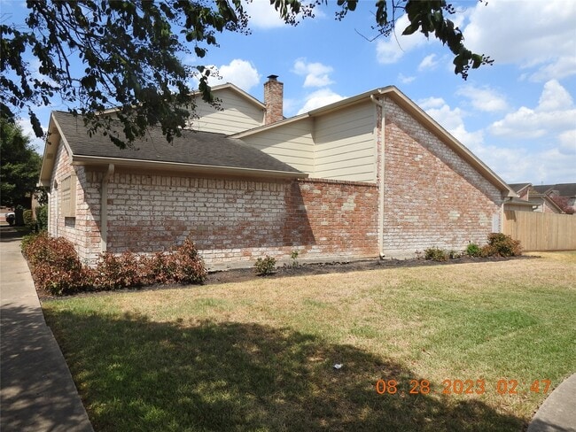 22 Chapparal Ct in Missouri City, TX - Foto de edificio - Building Photo