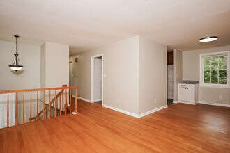 7704 Logan Dr SW in Huntsville, AL - Building Photo - Building Photo