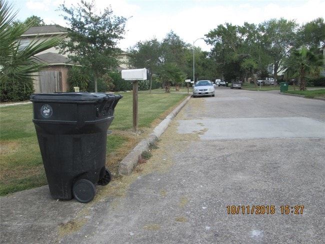10834 Sugar Hill Dr in Houston, TX - Building Photo - Building Photo
