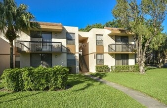 Jacaranda Village in Plantation, FL - Foto de edificio - Building Photo