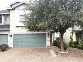 9310 Albany Dr in Laredo, TX - Building Photo