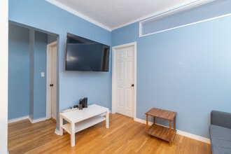 333 E 79th St in New York, NY - Building Photo - Building Photo