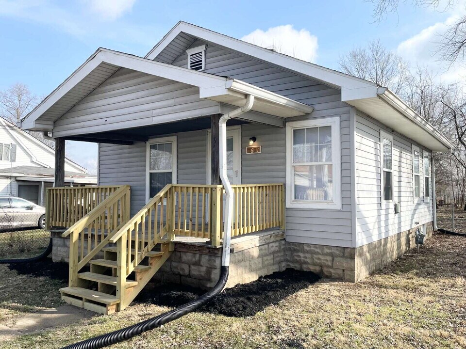 2627 S Goodlet Ave in Indianapolis, IN - Foto de edificio