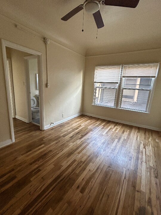 1154 Normandie Ave in Los Angeles, CA - Building Photo