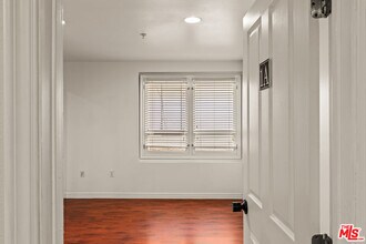 2667 Menlo Ave in Los Angeles, CA - Foto de edificio - Building Photo