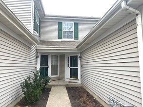 20 Stonegate Ct in Algonquin, IL - Building Photo - Building Photo