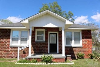 5037 Canal St in Milton, FL - Building Photo - Building Photo