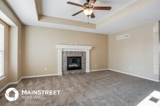 1605 Fairway Ct in Pleasant Hill, MO - Building Photo - Building Photo