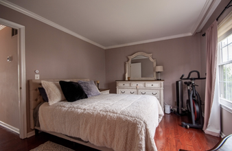 334 Wren Ln in Bedminster, NJ - Building Photo - Building Photo