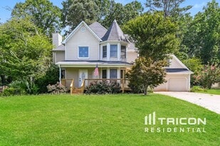 1810 Woodberry Ct in Canton, GA - Building Photo