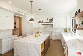 4923 Rhodes Ave in Los Angeles, CA - Building Photo - Building Photo