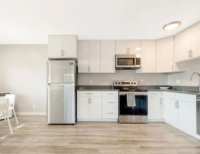 186-192 Selwyn Dr