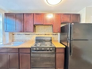 6780 Blakemore St in Philadelphia, PA - Building Photo - Building Photo