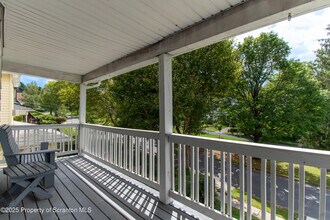 1027 Woodlawn St in Scranton, PA - Building Photo - Building Photo