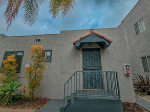 3956 W 27th St in Los Angeles, CA - Building Photo - Building Photo