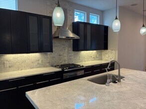 1809 Singleton Ave in Austin, TX - Building Photo - Building Photo