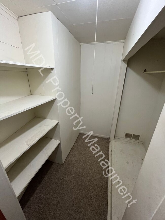 206 Harold St in Midland, MI - Foto de edificio - Building Photo