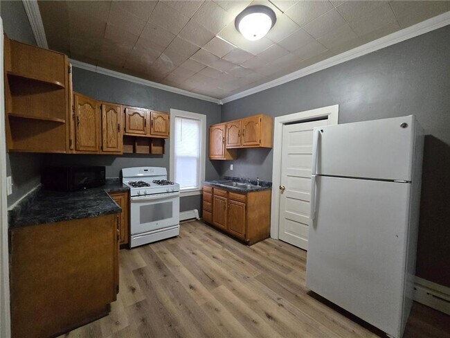 506 W Brooks St in Arlington, MN - Building Photo - Building Photo