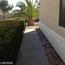 7758 Vista Sunrise Dr in Las Vegas, NV - Building Photo - Building Photo