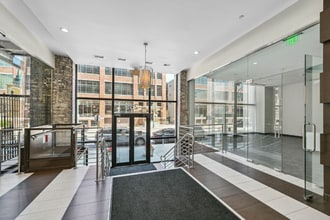 239 E Chicago St in Milwaukee, WI - Building Photo - Building Photo