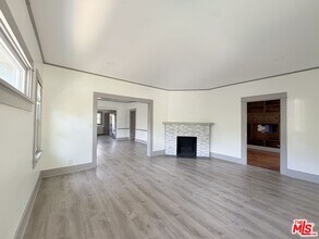 613 N Lucerne Blvd in Los Angeles, CA - Building Photo - Building Photo