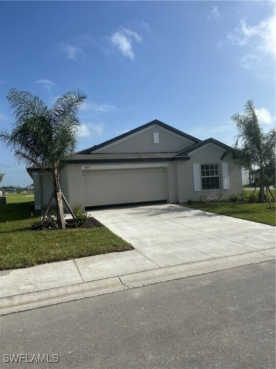 4127 Granita Ct in North Fort Myers, FL - Building Photo