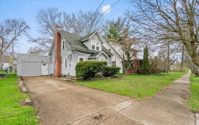410 Dunlap St in Lansing, MI - Building Photo - Building Photo