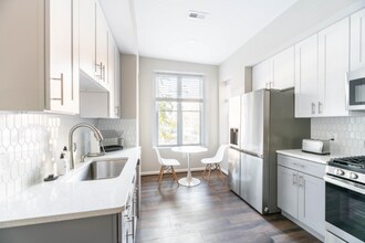 1330 Fairmont St NW, Unit 1 in Washington, DC - Building Photo - Building Photo