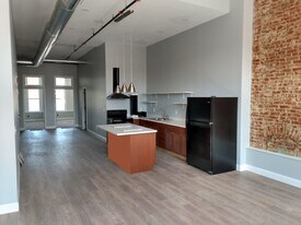 222 S Main St, Unit 02 in Findlay, OH - Building Photo